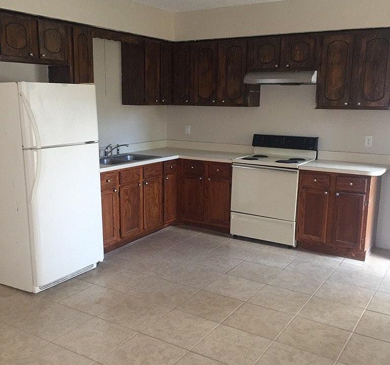 1st image of 1800 3rd Ct SE APT C