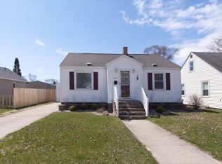2313 16th Ave, Menominee, MI 49858