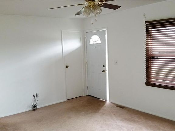3rd image of 1209 W Lake Ave