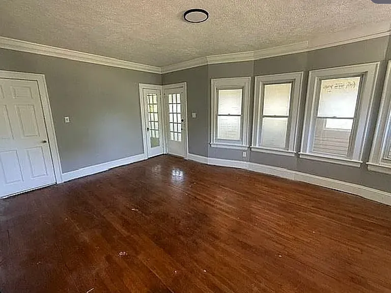 395 Madison Ave #1 — Photo 7