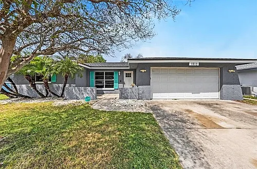 1810 Driftwood Cir S Photo 1