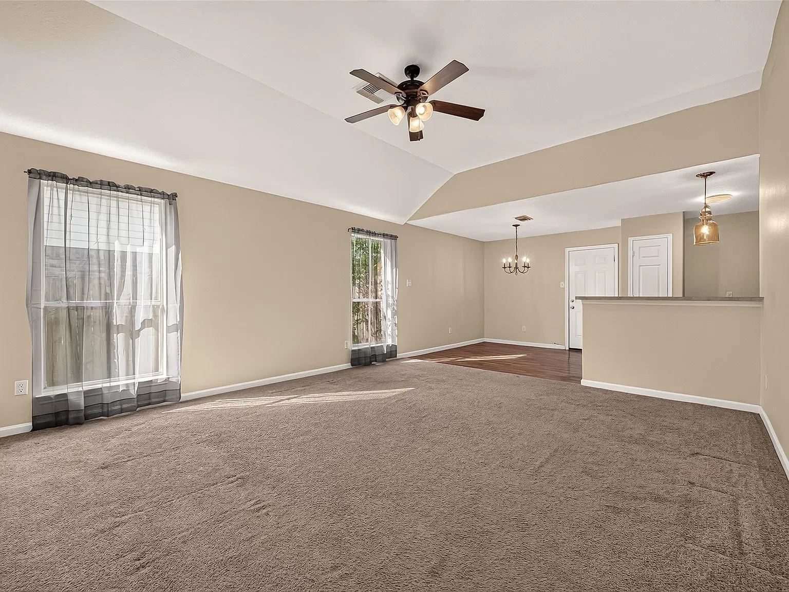 3 bed, 2.0 bath, 1236 sqft, $1,875 — Photo 4