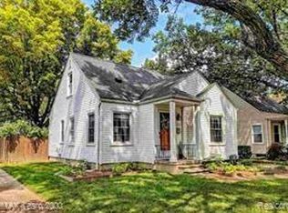 579 E Baker Ave, Clawson, MI 48017