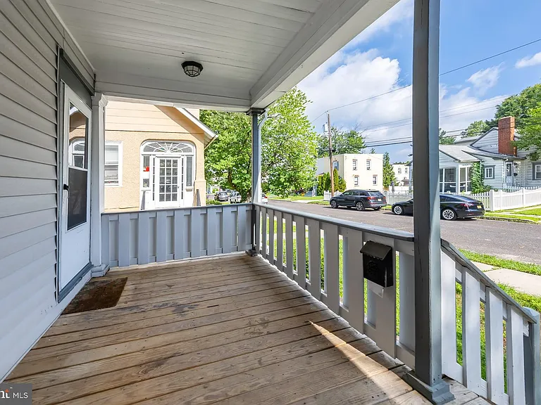 145 High St — Photo 3