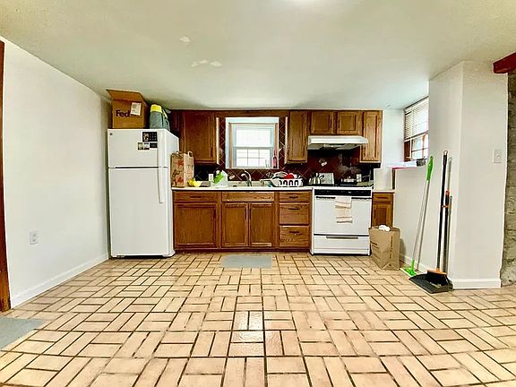 2nd image of 177 Transit St #3