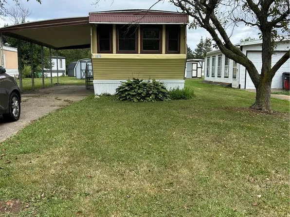 1070 Creekside Dr, Derby, NY 14047