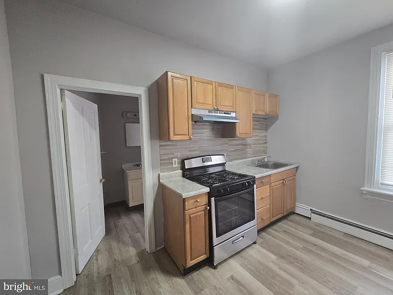 5526 N Mascher St #2 — Photo 8