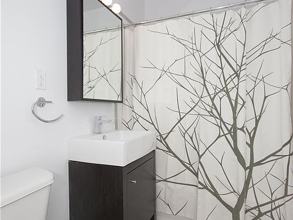 3rd image of 756 Washington St APT 1D