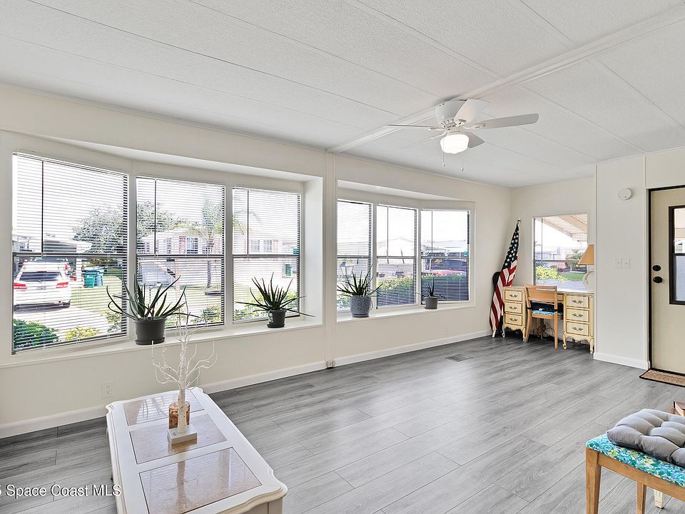 1st image of 625 Puffin Dr
