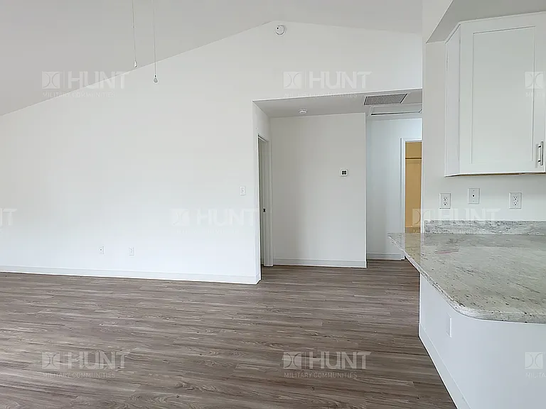905A Thorn Ct SE — Photo 5