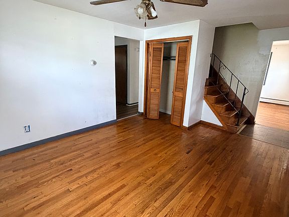 5th image of 241 Circular Ave