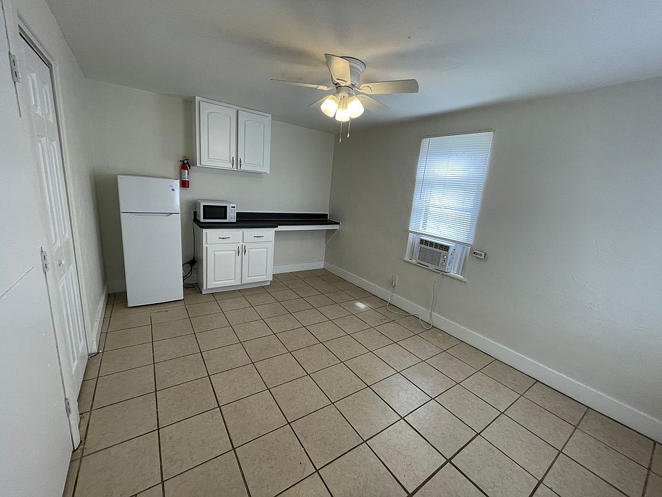 1st image of 524 S Yonge St #6