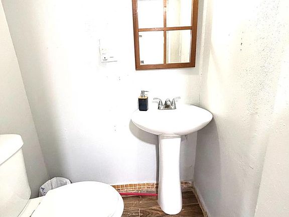5th image of 526 S 11th St