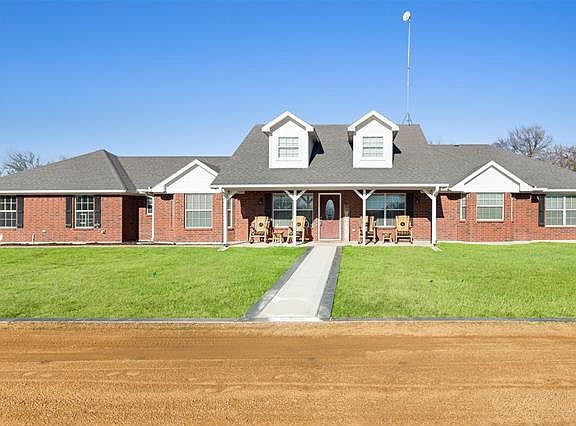3rd image of 110 Judah Cir