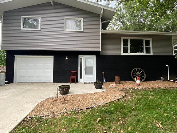 1718 N 14th St Beatrice NE 68310 Zillow