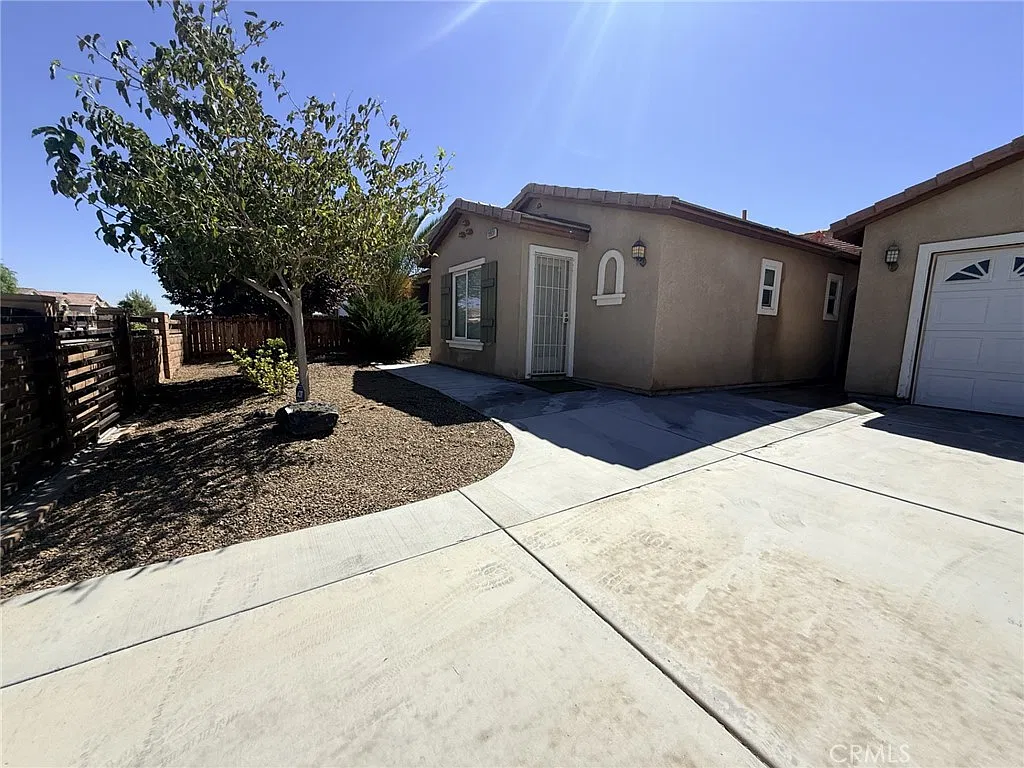 4 bed, 1771 sqft, $2,700 — Photo 3