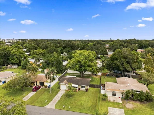 610 12TH STREET NW, LARGO, FL 33770