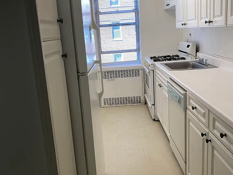 69-10 108th St #2G — Photo 2