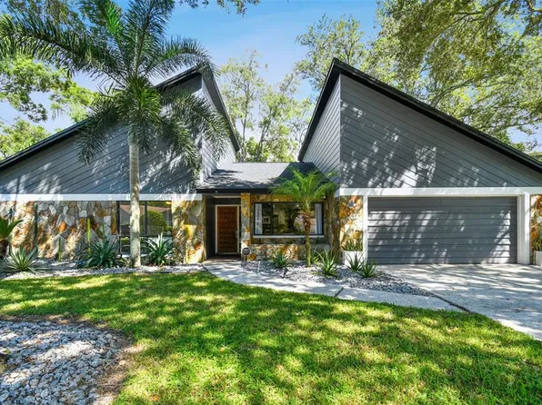 3202 Heatherbrook Way, Tampa, FL 33618