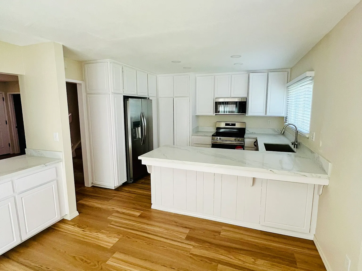 4 bed, 2.5 bath, 1636 sqft, $4,995 — Photo 3
