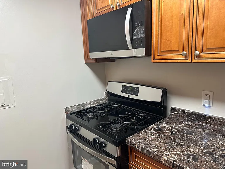 301 N Beauregard St #209 — Photo 4