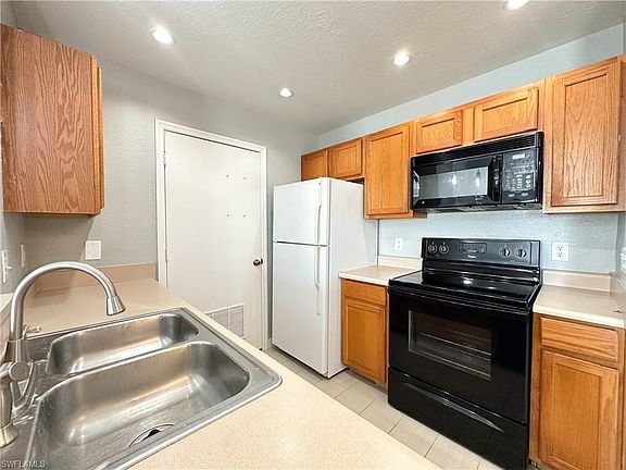 3rd image of 14870 Pleasant Bay LN #1203