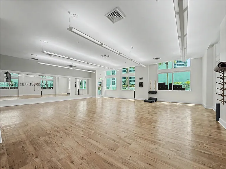 1900 N Bayshore Dr #3811 — Photo 36