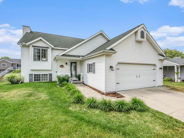 3026 Stonewood St NW, Grand Rapids, MI 49504