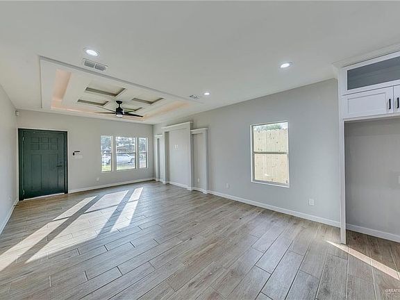 5th image of 519 N 10th St
