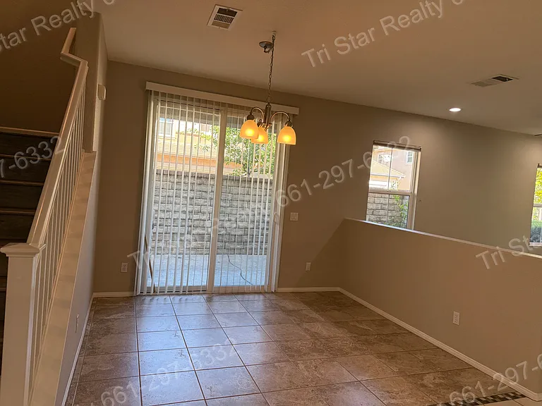 27350 Dearborn Dr — Photo 10