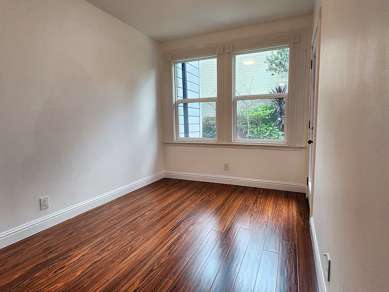 542 Lyon St — Photo 7