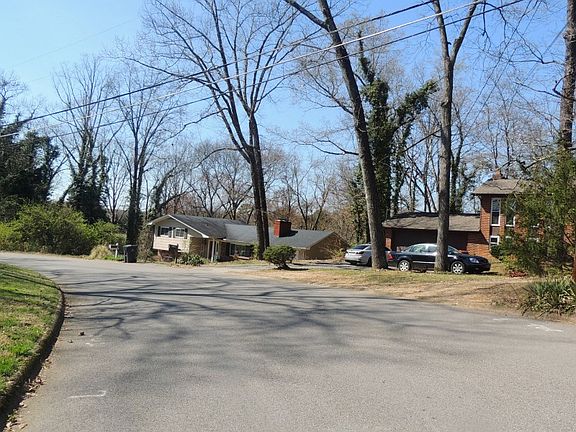 4th image of 1135 Park Hill Cir