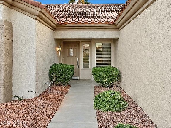 2nd image of 10037 Woodhouse Dr