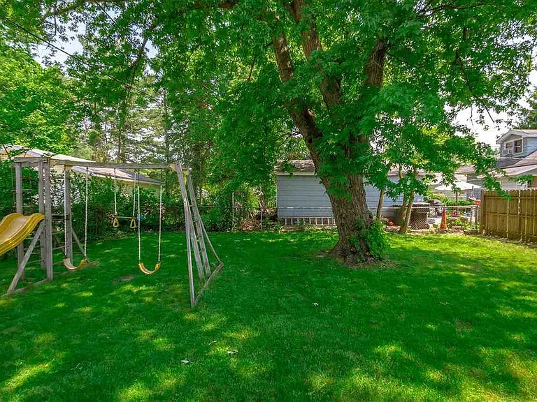 1014 Stanfield St — Photo 27