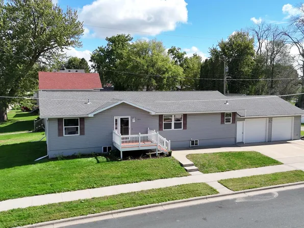 215 2nd Ave NE, Hayfield, MN 55940