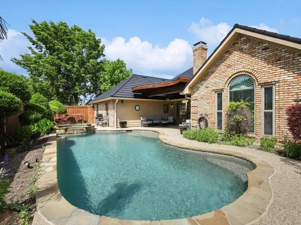 819 Spring Canyon Dr, Irving, TX 75063