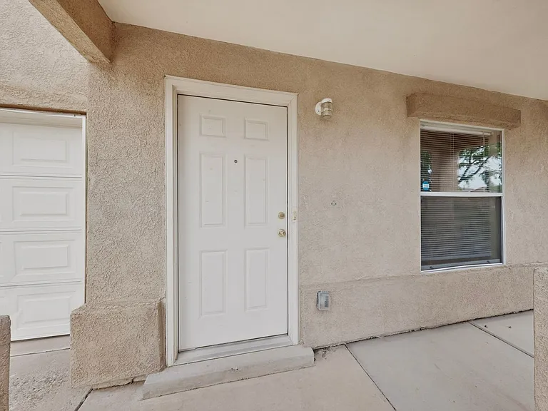 5841 Sandoval Dr NE — Photo 5