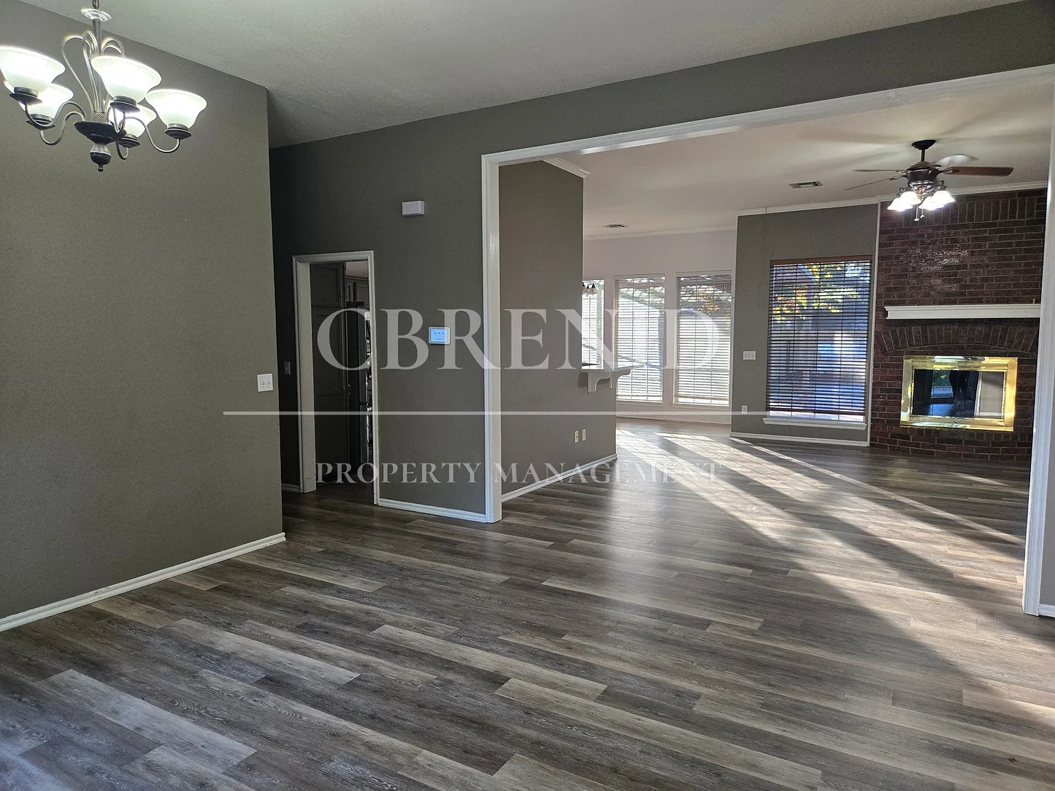 4 bed, 2215 sqft, $2,300 — Photo 2