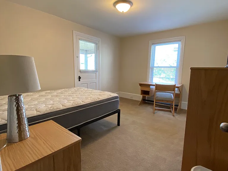 1144 Memorial Ave — Photo 16