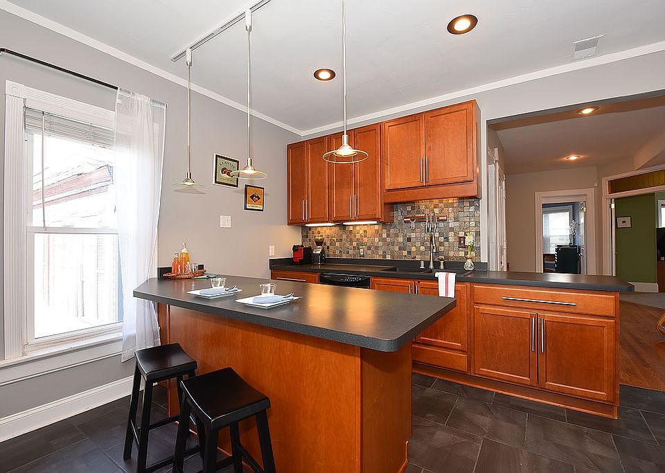 Gourmet Kitchen with Island