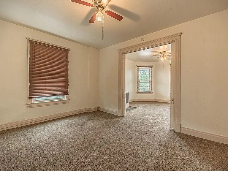 207 Midway Ave — Photo 22
