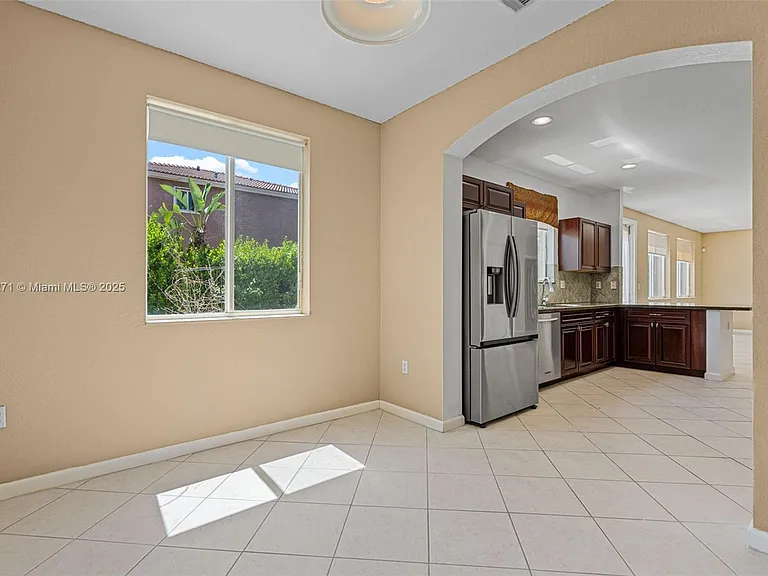 20530 NW 12th Ct — Photo 8