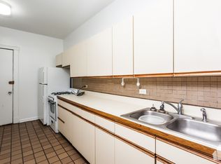 4651 N Malden St APT 2E, Chicago, IL 60640