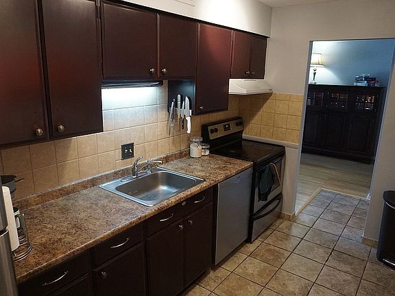 4th image of 15555 Hilliard Rd APT 406