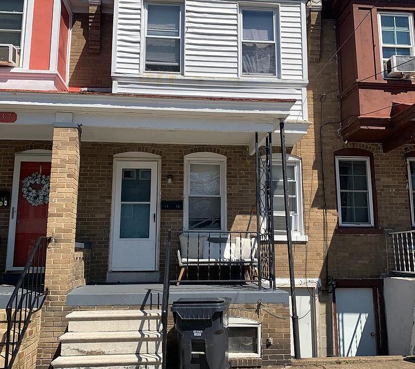 1st image of 1735 W 5th St