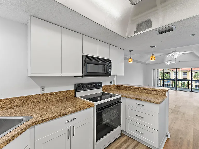 700 Uno Lago Dr #404 — Photo 7
