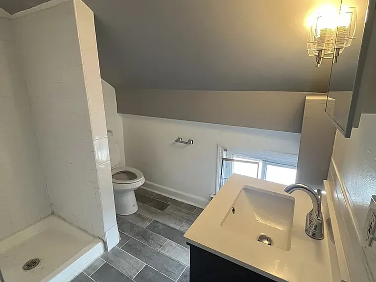 65 Twiss St #3R — Photo 6