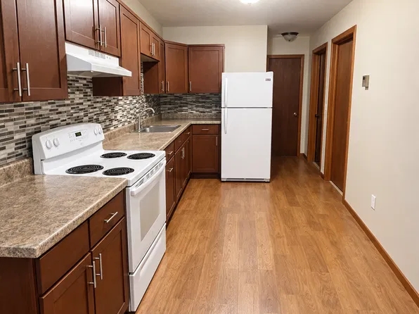 220 S Holly, 220 S Holly Ave #13, Elk Mound, WI 54739