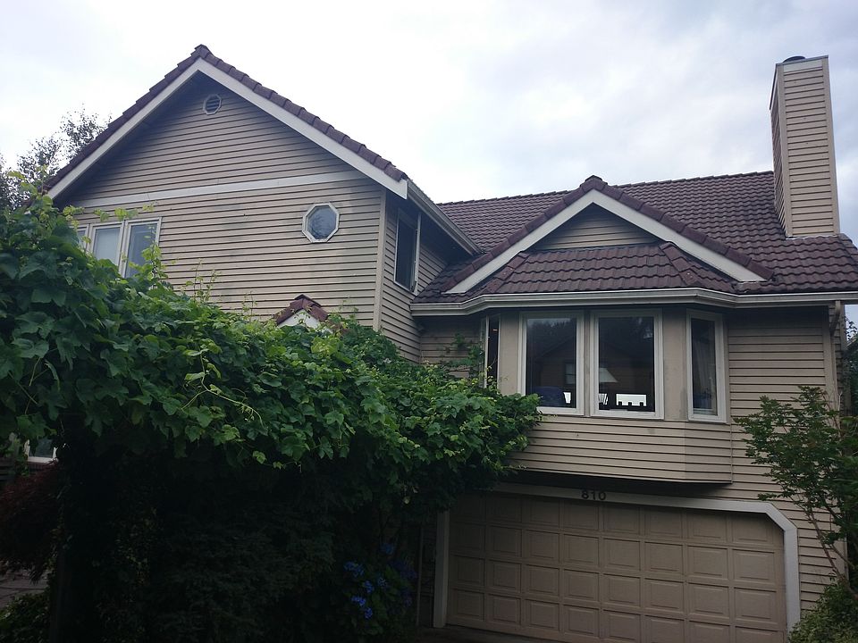 1st image of 810 W Blaine St