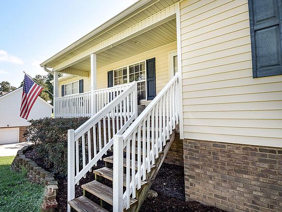 2nd image of 268 Farmway Dr SE
